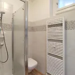 Glicine By Interhome Apartamento