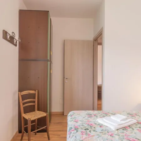 Glicine By Interhome *