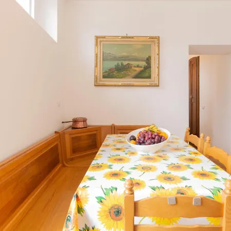 Glicine By Interhome * Perledo