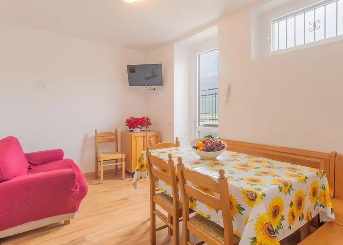 Glicine By Interhome شقة Perledo