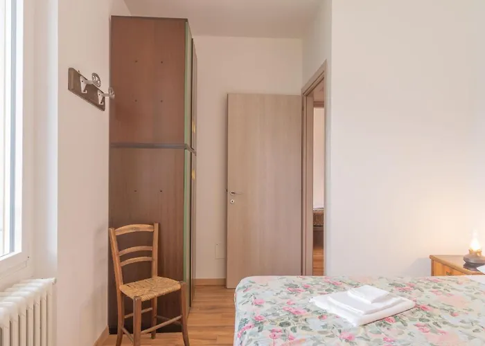 Glicine By Interhome *