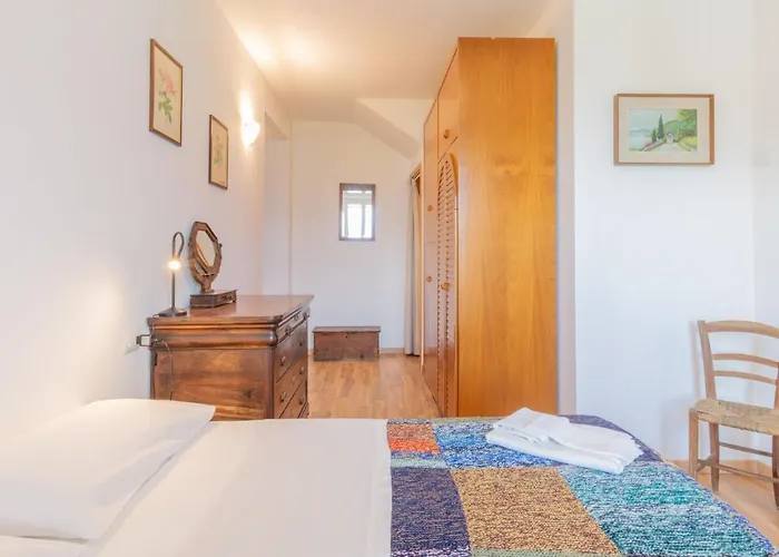 Glicine By Interhome * Perledo