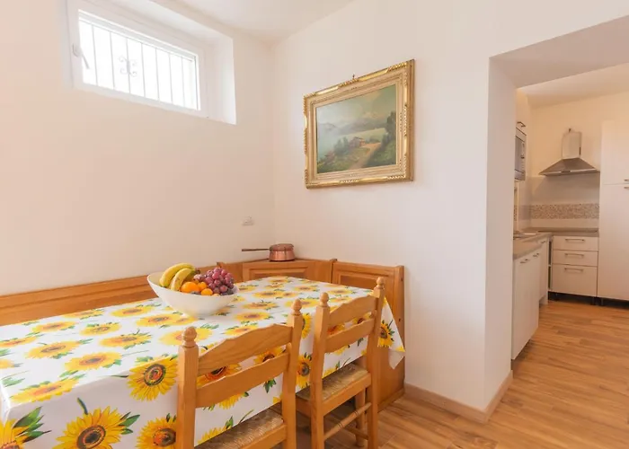Glicine By Interhome Apartamento *